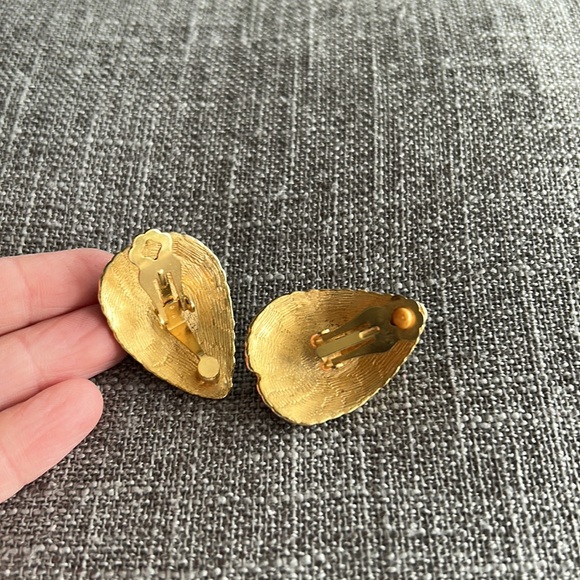 Vintage 80’s Clip On Earrings Two Pair - Picture 5 of 5